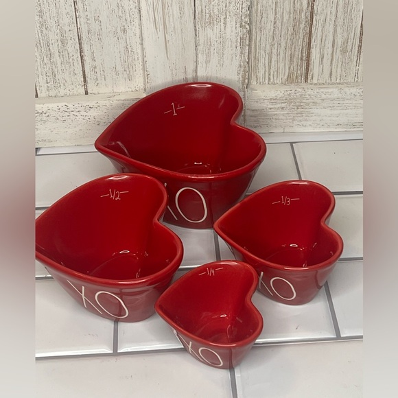 Rae Dunn Heart-Shaped Red Nesting measuring cups - Picture 2 of 3